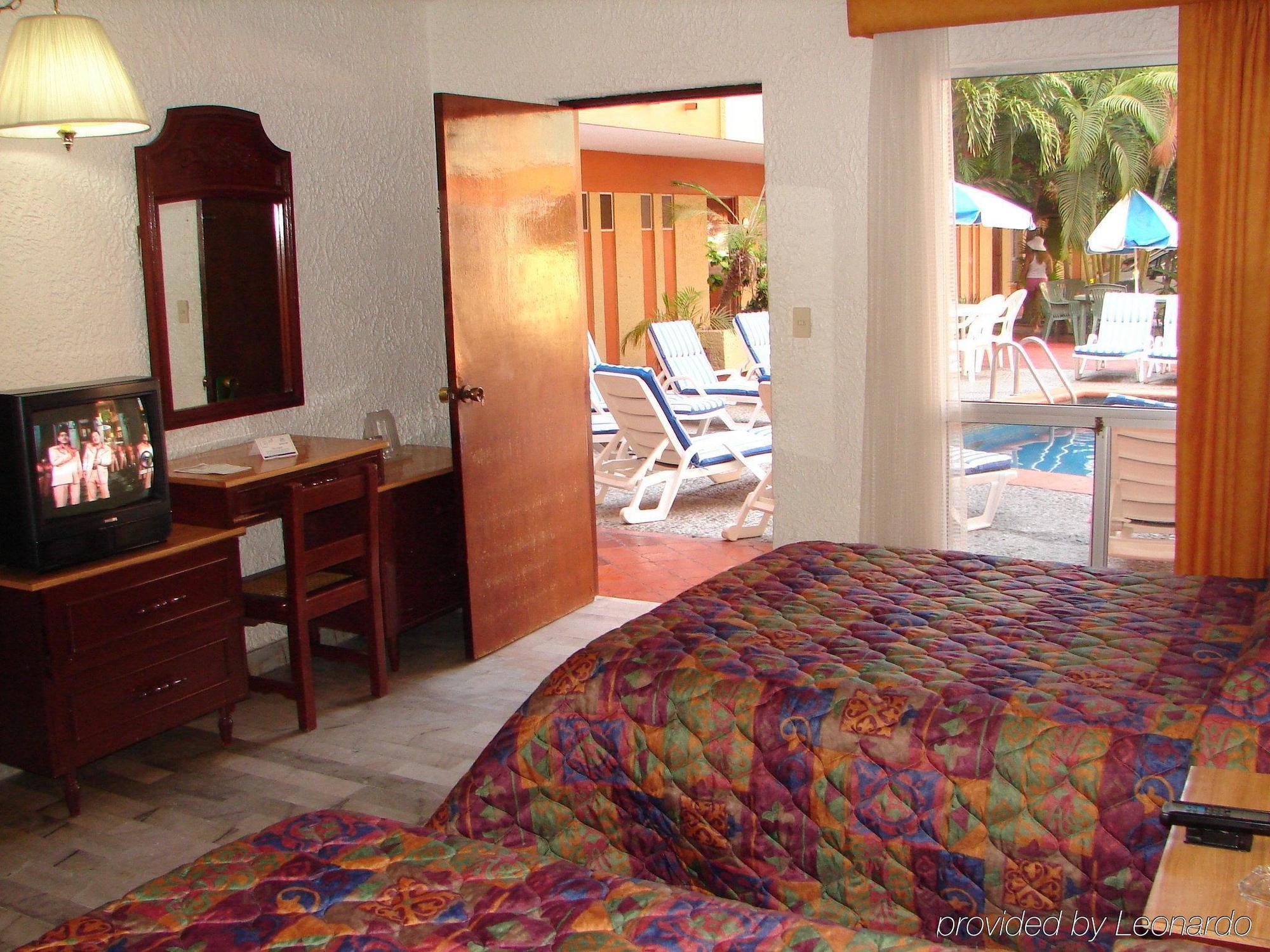 Hotel Azteca Inn Mazatlan Room photo